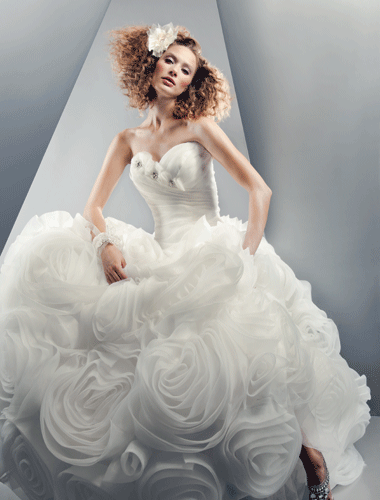 Alfred Sung Bridals - Style 6882
