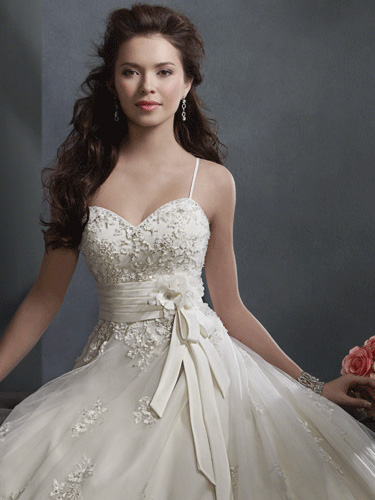 Alfred Angelo - Style 2300