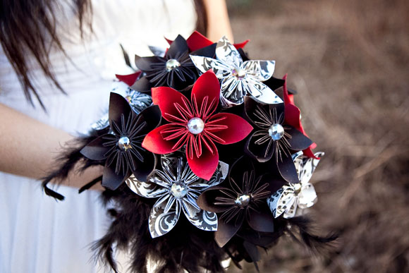 Ideas for your bridal bouquet and wedding flowers - TodaysBride.ca Ideas for your bridal bouquet and wedding flowers - TodaysBride.ca