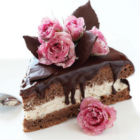 Considerations for picking your wedding cake
